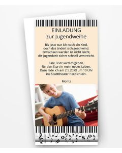 Einladung zur Jugendweihe mit Klaviatur / Klavier in beige